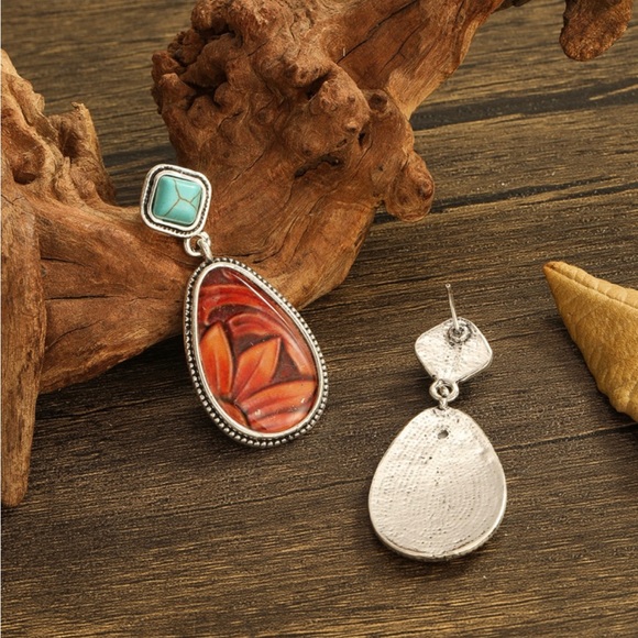 Southwestern turquoise resin earrings - Picture 6 of 6